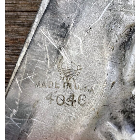 Vintage Eppelsheimer Standing Rabbit with basket Chocolate Candy Mold - Picture 7 of 9